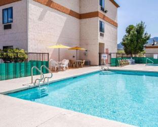 comfort inn camp verde i 17
