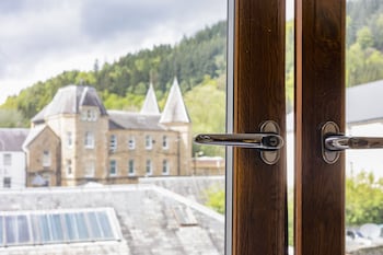 The Crown,Glasgow>>Callander,3 star