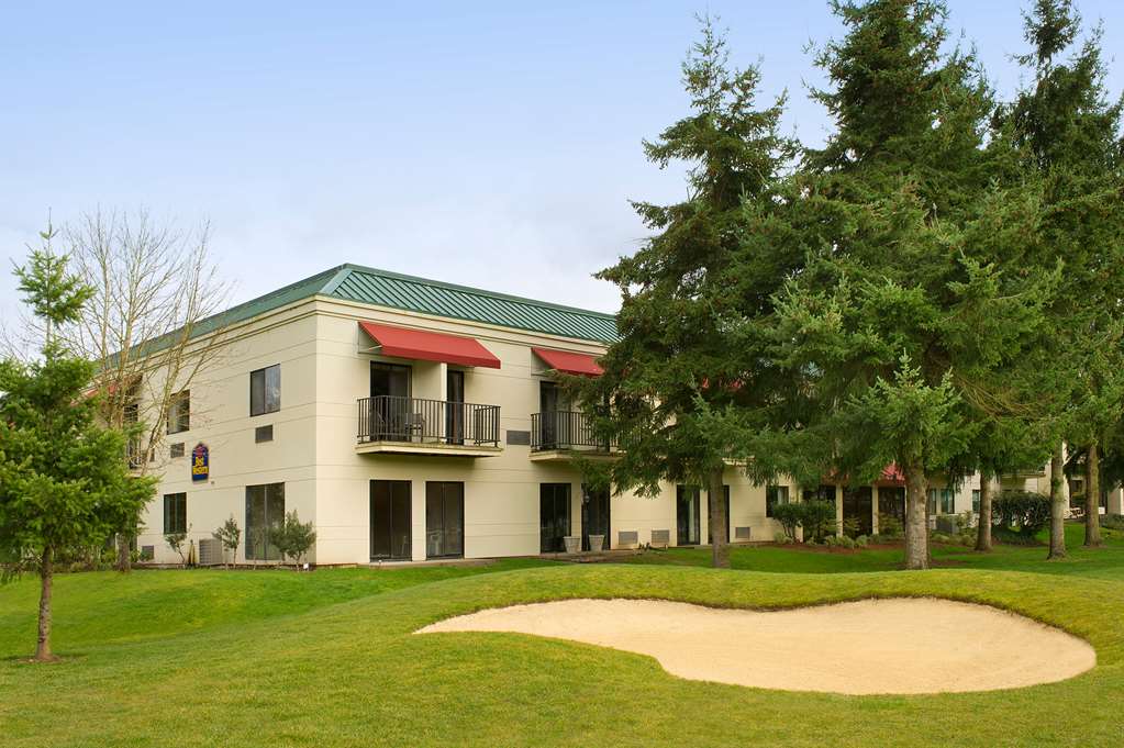 best western plus plaza by the green