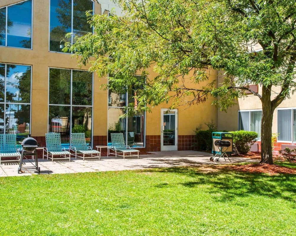 quality inn and conference center greeley downtown