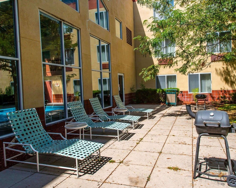 quality inn and conference center greeley downtown