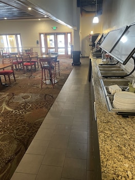 quality inn and conference center greeley downtown