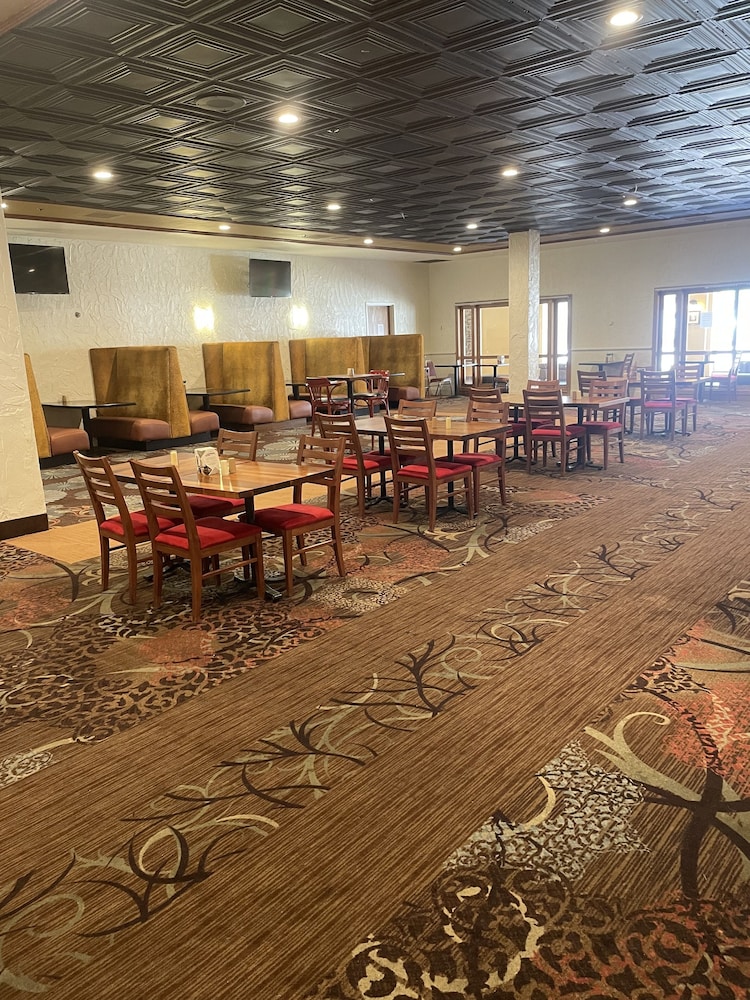 quality inn and conference center greeley downtown