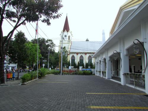 riche heritage hotel