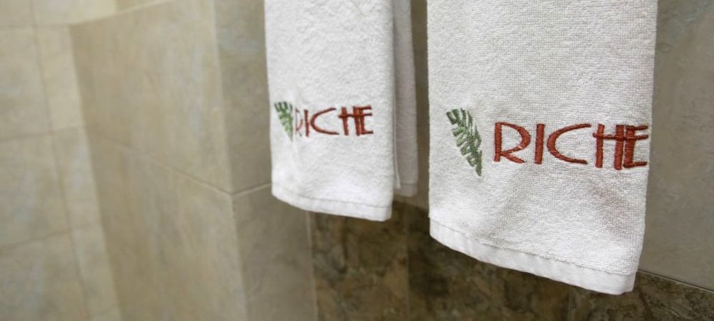 riche heritage hotel