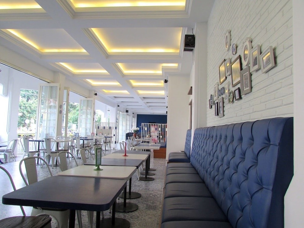 riche heritage hotel