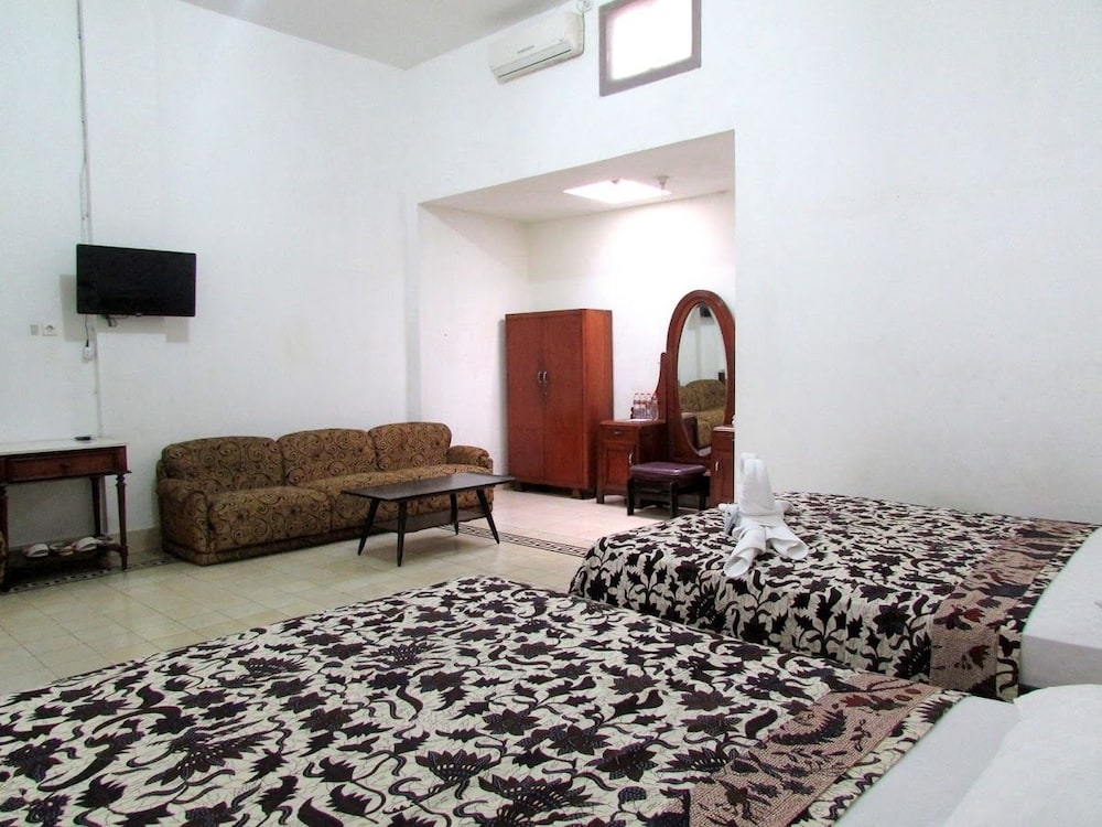 riche heritage hotel