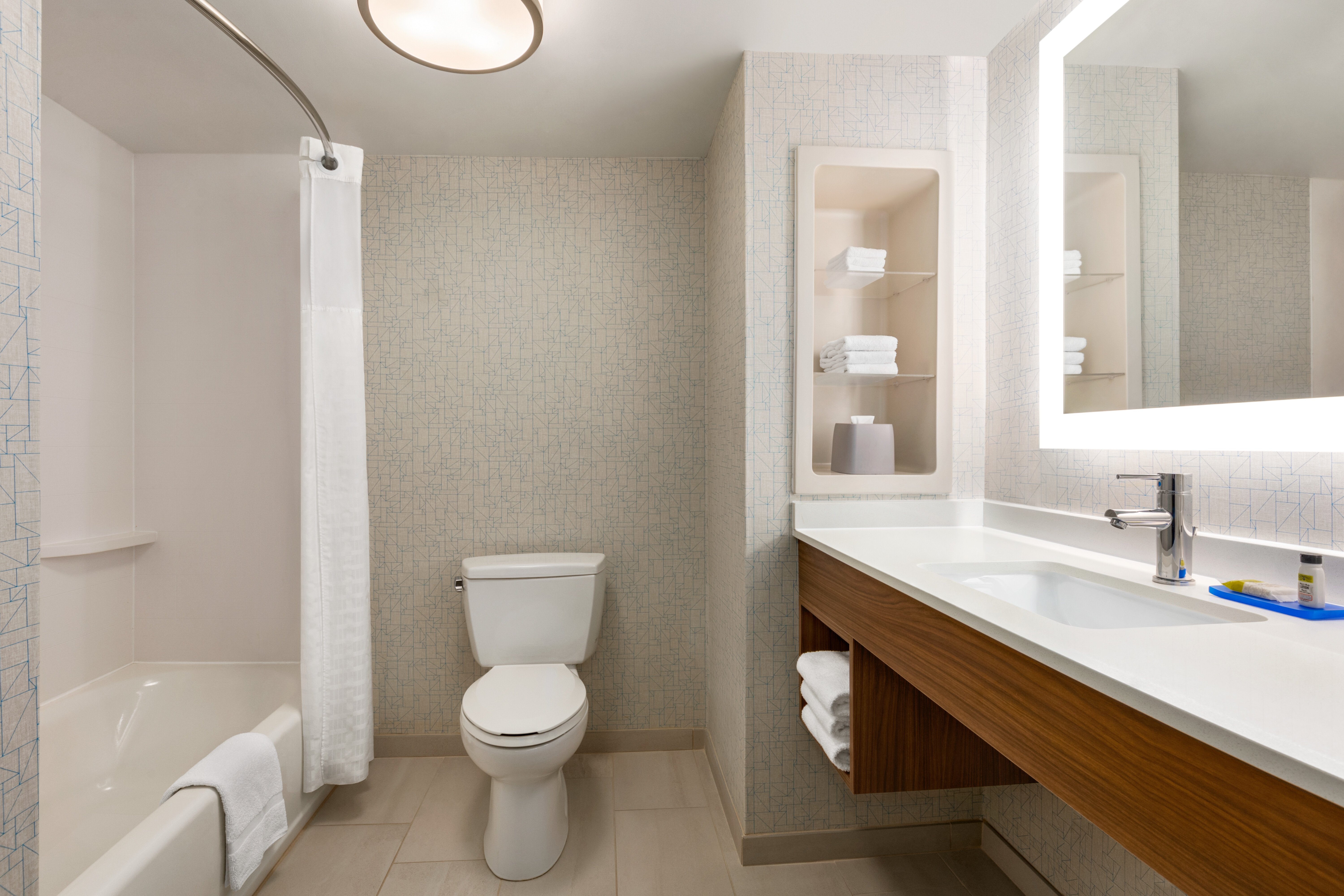 holiday inn express and suites philadelphia mt laurel