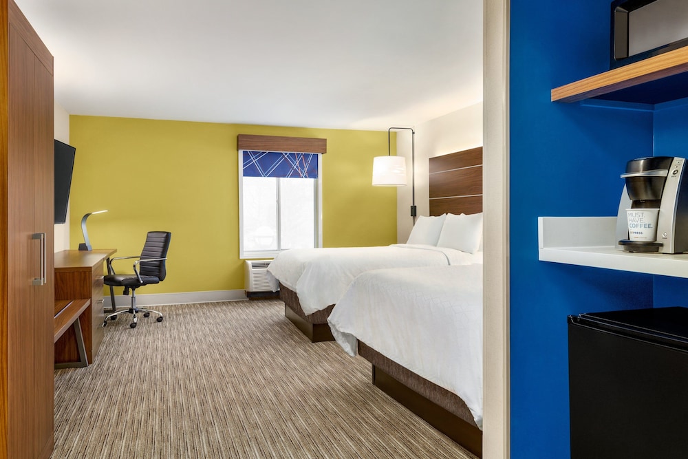 holiday inn express and suites philadelphia mt laurel