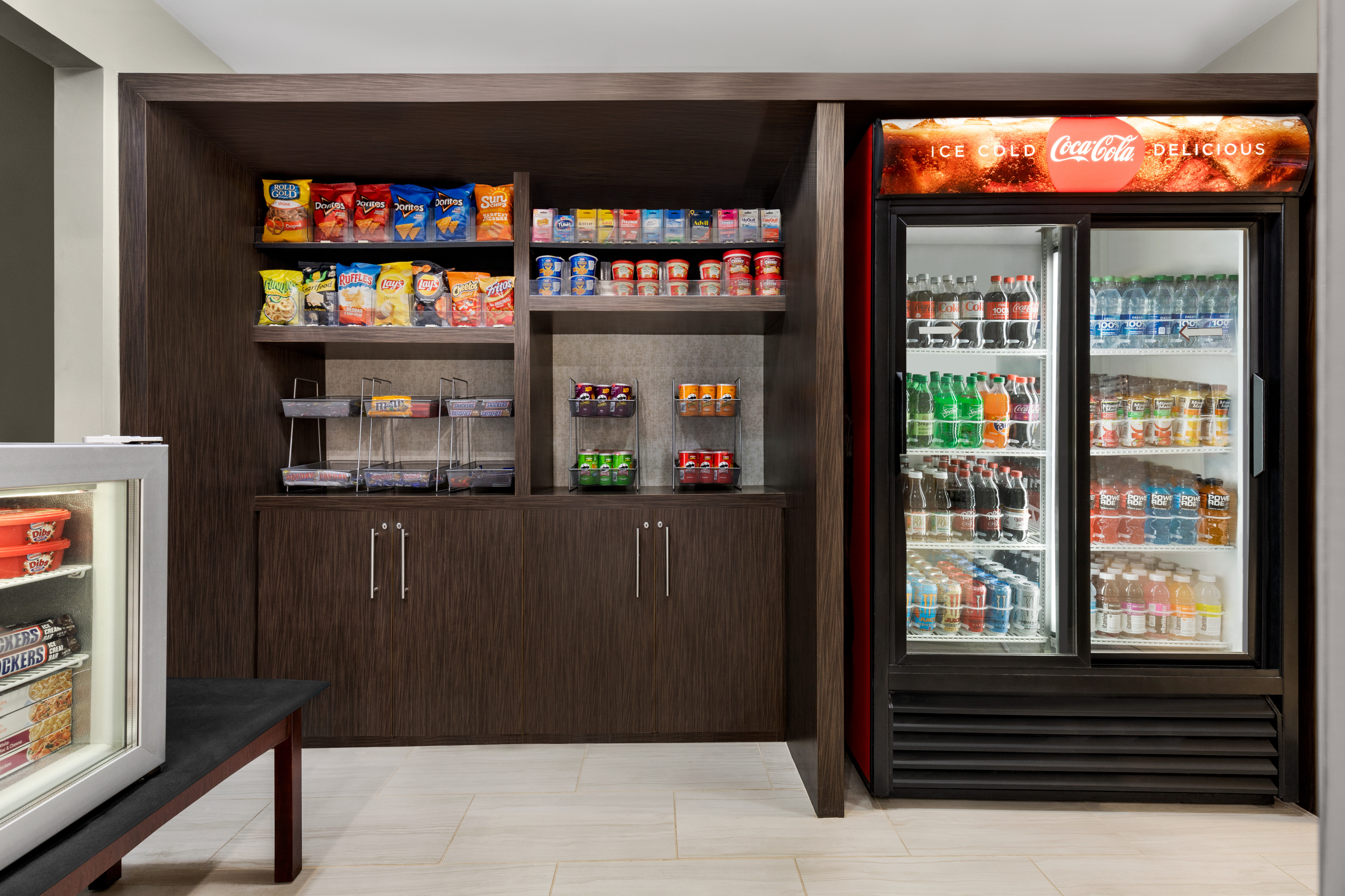 holiday inn express and suites philadelphia mt laurel