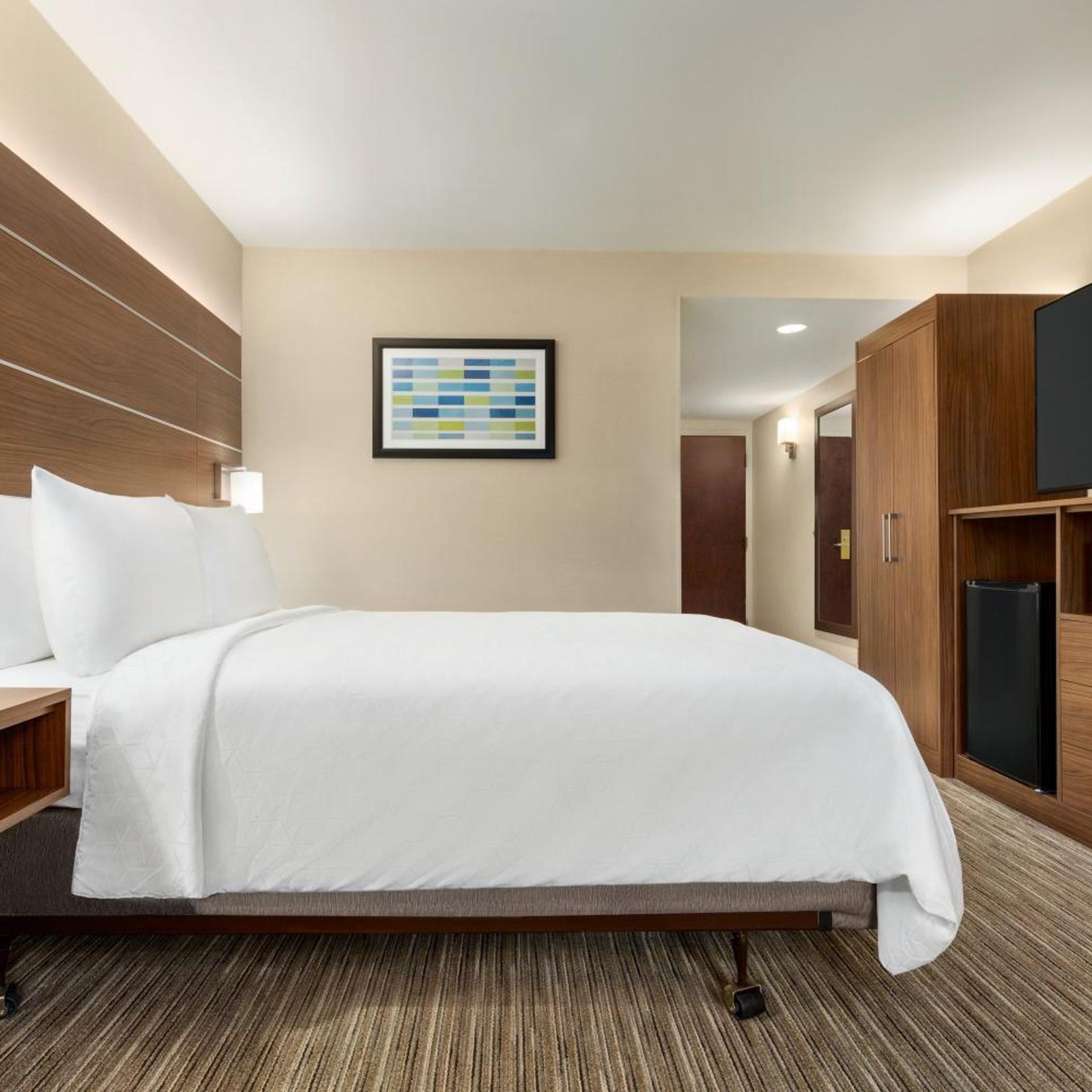 holiday inn express and suites philadelphia mt laurel