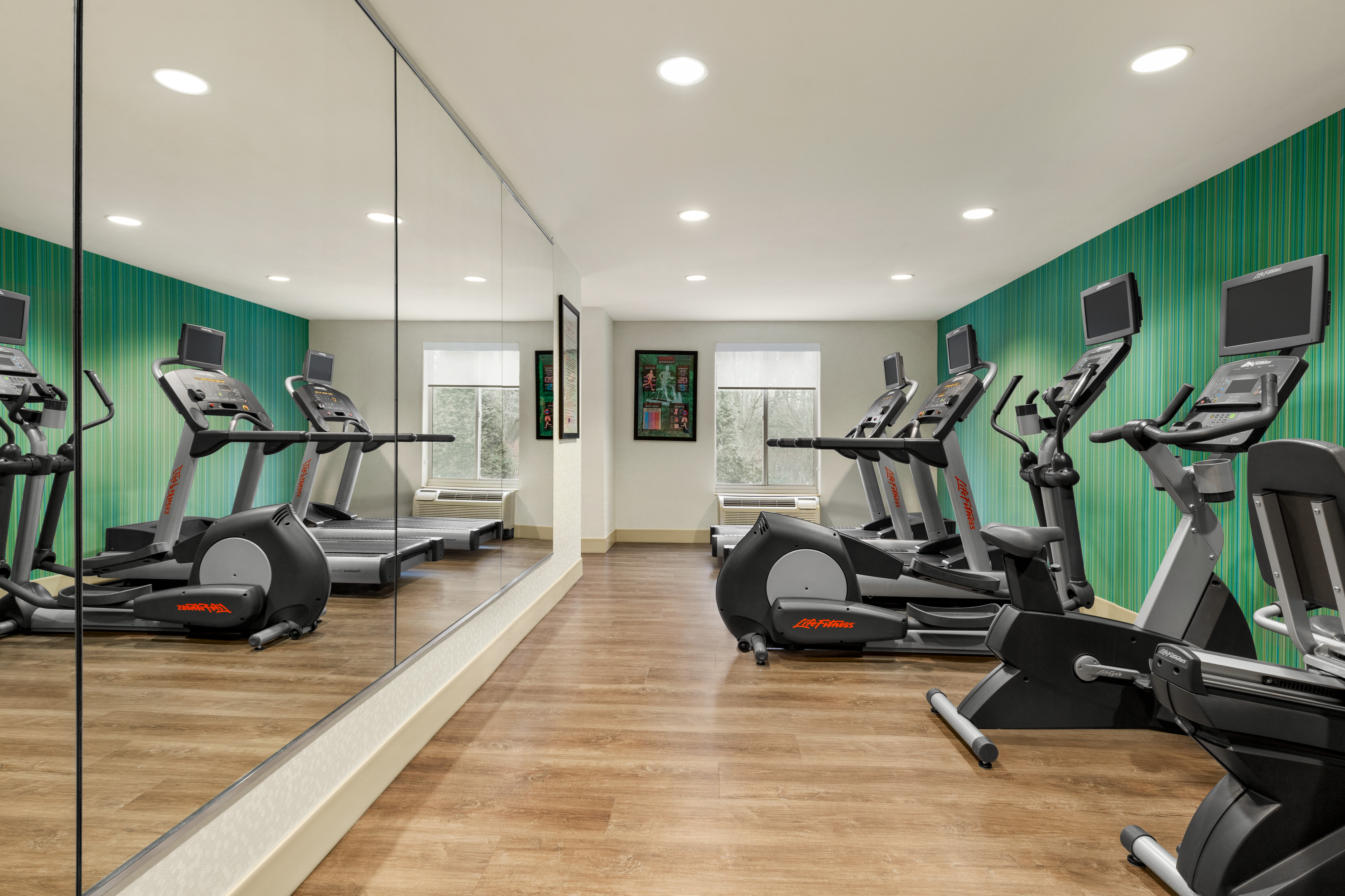 holiday inn express and suites philadelphia mt laurel