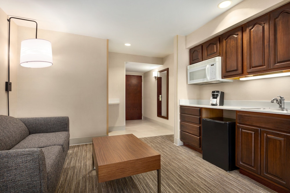holiday inn express and suites philadelphia mt laurel