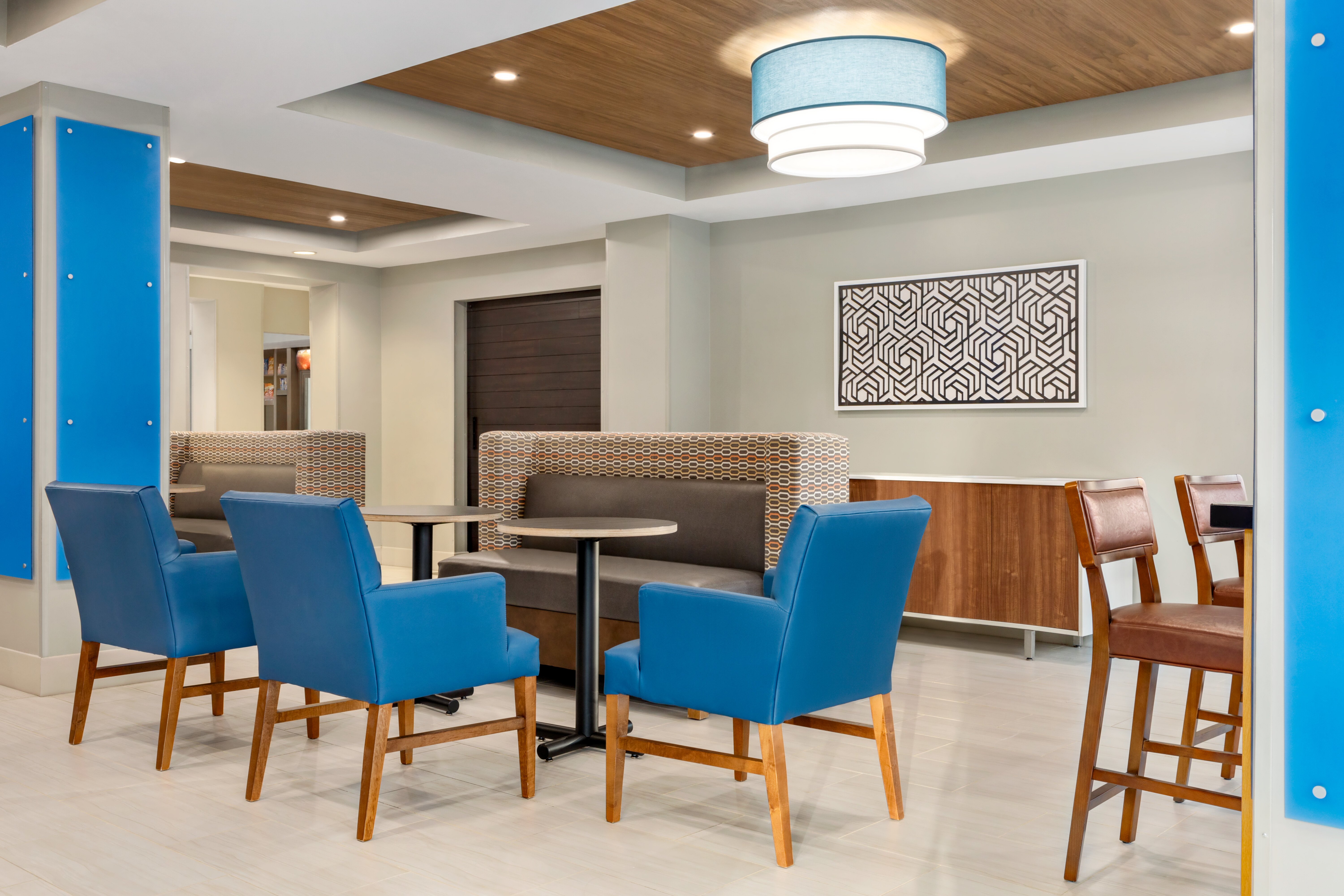 holiday inn express and suites philadelphia mt laurel