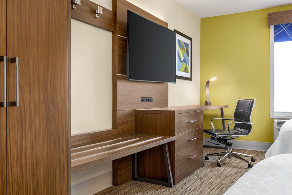 holiday inn express and suites philadelphia mt laurel