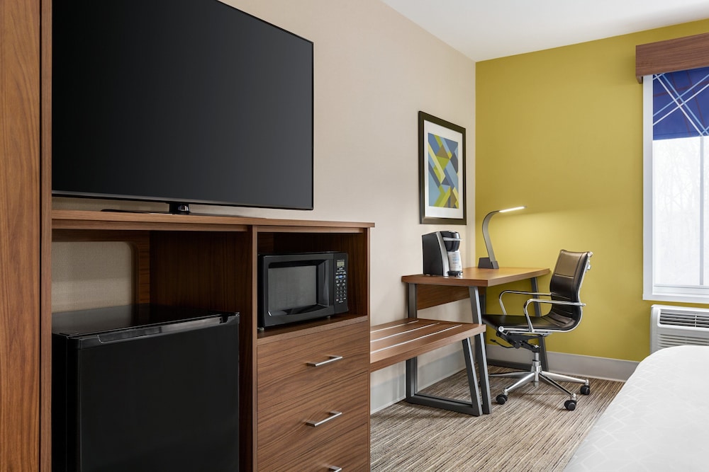 holiday inn express and suites philadelphia mt laurel