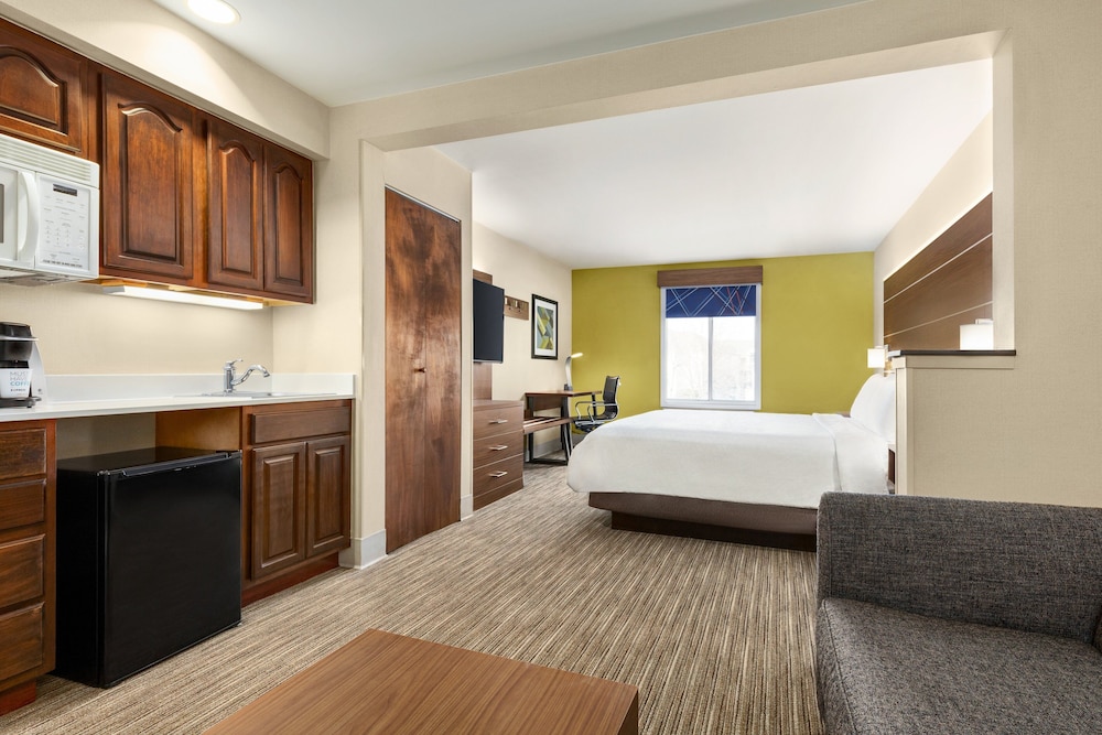 holiday inn express and suites philadelphia mt laurel