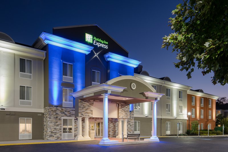 holiday inn express and suites philadelphia mt laurel