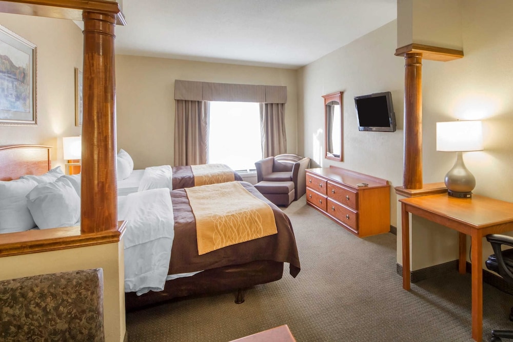 quality inn and suites midamerica industrial park area