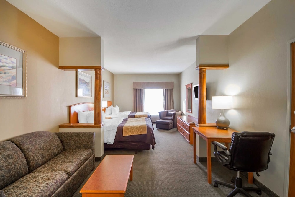 quality inn and suites midamerica industrial park area