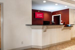 red roof inn clifton park