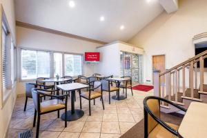 red roof inn clifton park