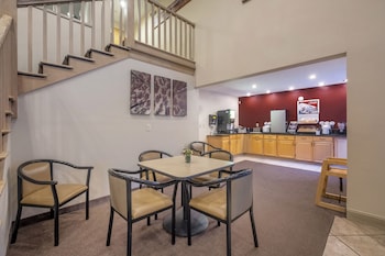 red roof inn clifton park