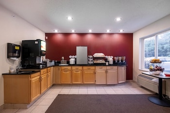 red roof inn clifton park