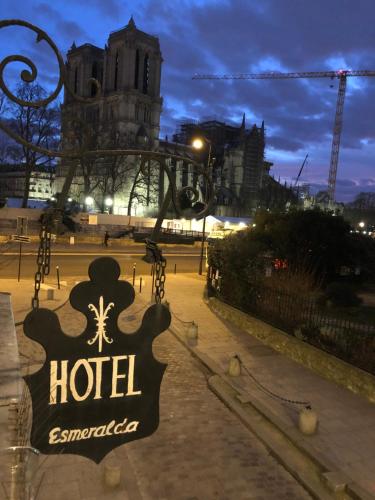 Hotel Esmeralda,Notre-Dame>>Notre Dame,2 star