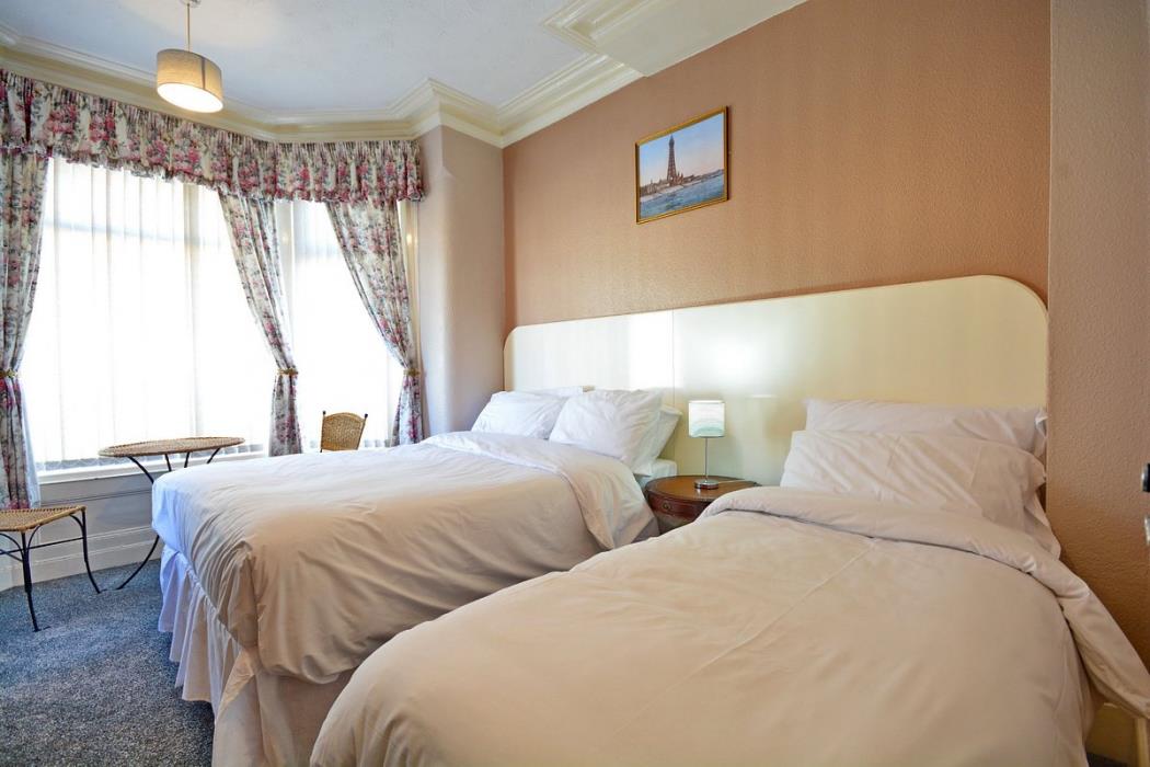 Royal Oakwell Hotel,North West England>>Blackpool,3 star