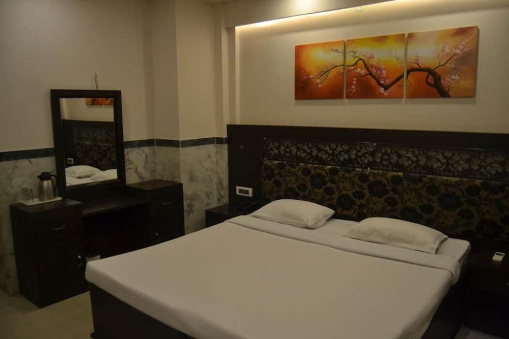 hotel menaal residency