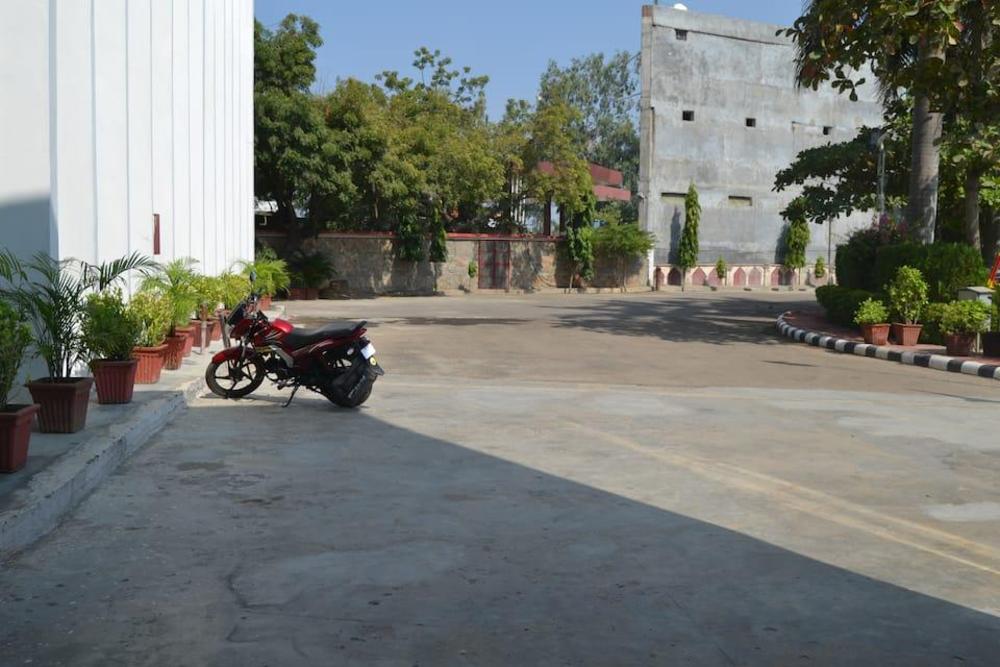 hotel menaal residency