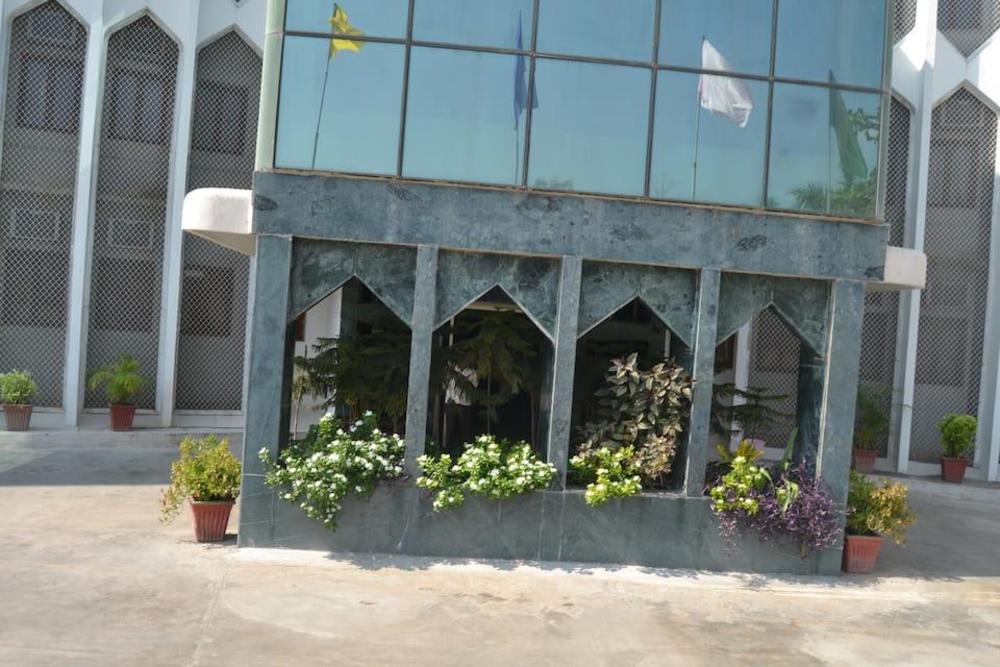 hotel menaal residency