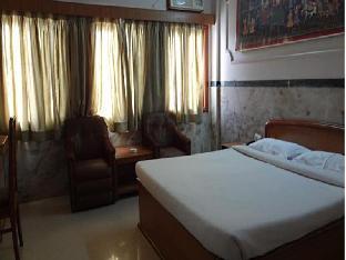 hotel menaal residency