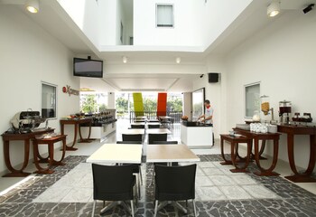Amaris Hotel Sunset Road,Denpasar>>Bali,3 star