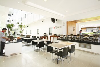 Amaris Hotel Sunset Road,Denpasar>>Bali,3 star