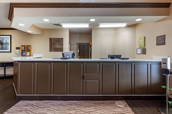 Comfort Inn & Suites Geneva - West Chicago,Batavia>>Aurora,3 star