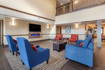 Comfort Inn & Suites Geneva - West Chicago,Batavia>>Aurora,3 star