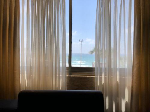 bat yam