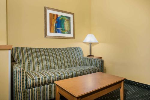 baymont inn and suites helena