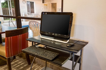 quality inn i 70 near kansas speedway