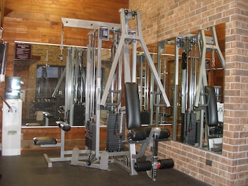 suburban studios kansas city airport north