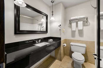 suburban studios kansas city airport north