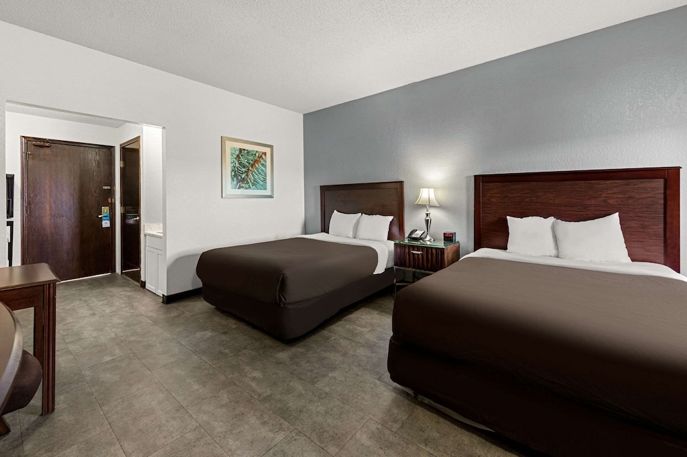 suburban studios kansas city airport north