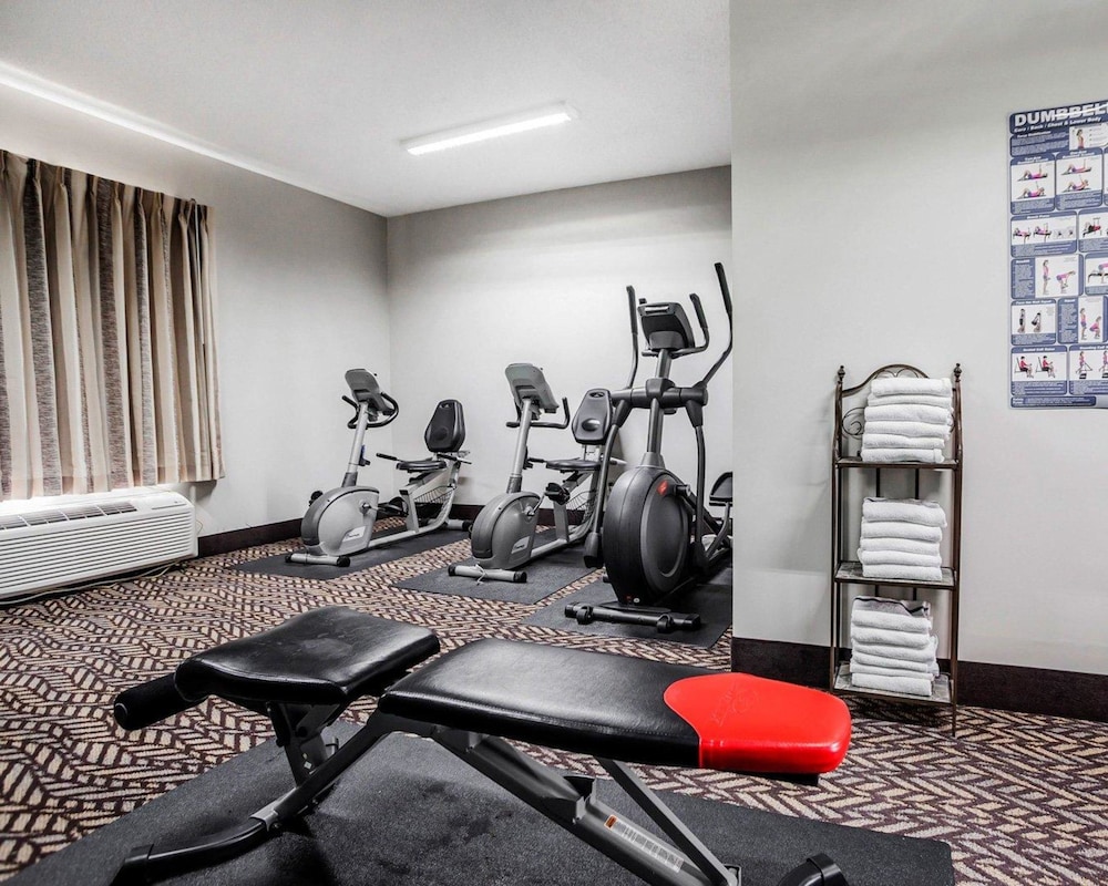 suburban studios kansas city airport north