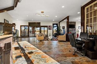 suburban studios kansas city airport north