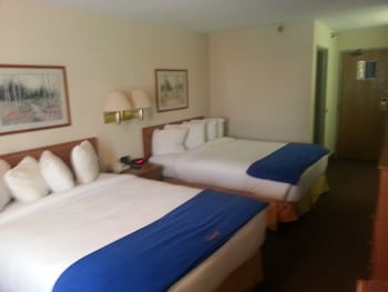 new victorian inn and suites