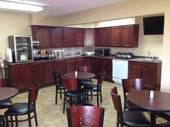 new victorian inn and suites