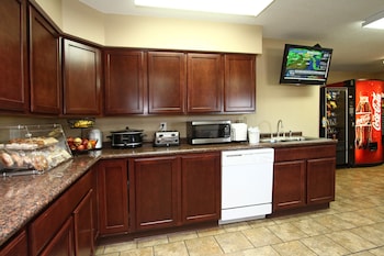 new victorian inn and suites
