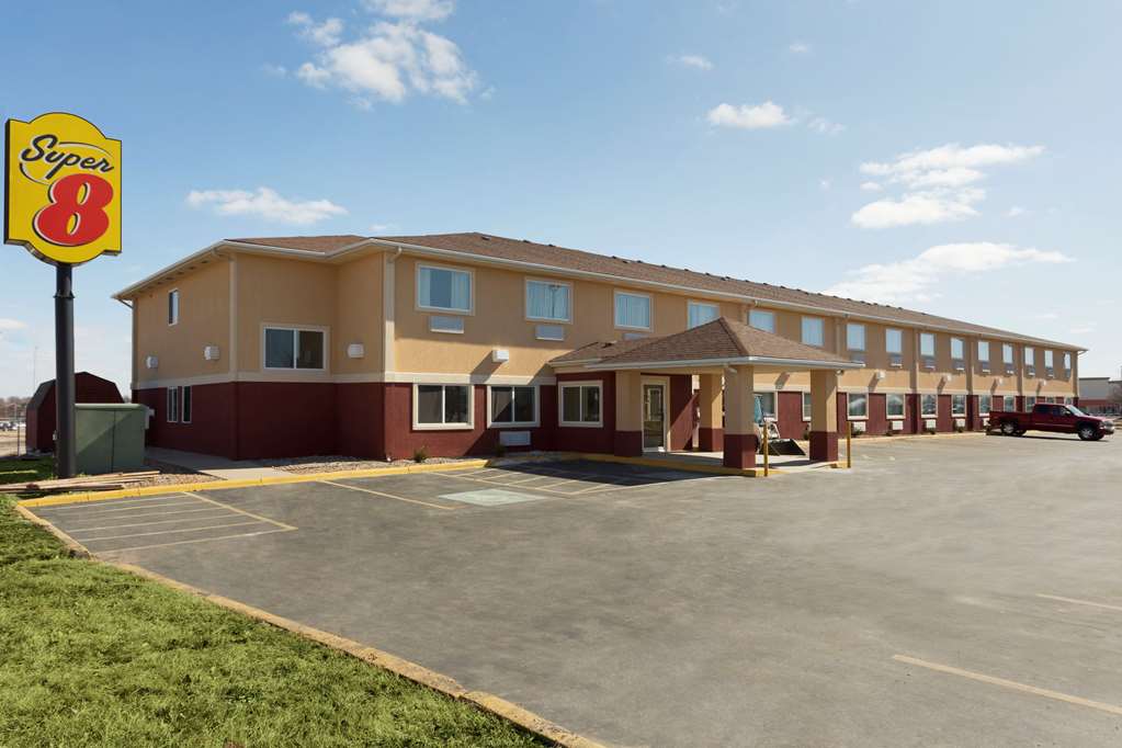 super 8 by wyndham lees summit